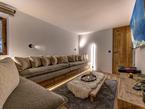 Chalet Neuf avec Sauna pour 12 personnes - FR-1-570-69 Chalet in Les Allues