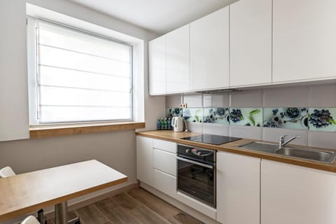 dishwasher, oven, pet friendly, washing machine