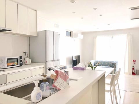 Kitchen or kitchenette, Dining area, toaster