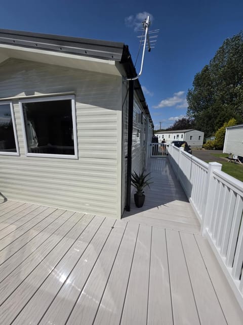Property building, Balcony/Terrace