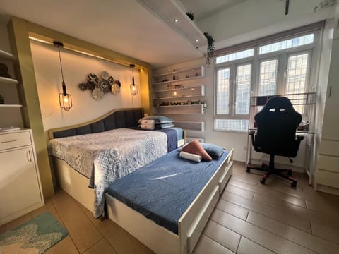 Bed, Photo of the whole room, Bedroom