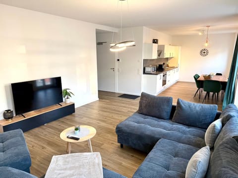 TV and multimedia, Living room, Seating area, Dining area, kitchen, kitchen