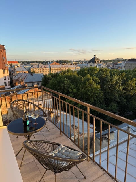 Balcony/Terrace, City view, Landmark view
