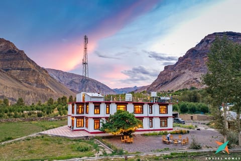 Property building, Natural landscape, Mountain view