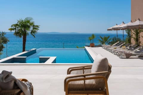 Seating area, Swimming pool