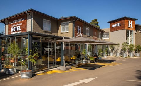 Property building, Restaurant/places to eat