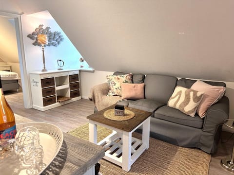 Bed, Living room, Photo of the whole room, Seating area, Bedroom