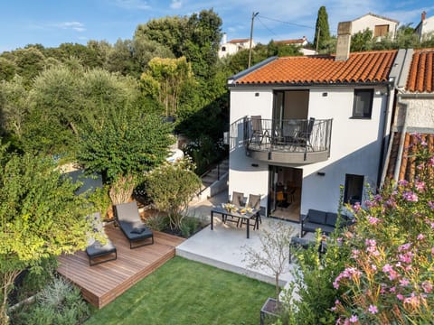 Property building, Garden, Balcony/Terrace, Sunset, sunbed