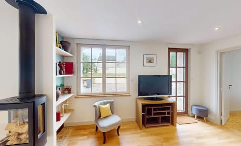 Au bord de l'Odon House in Caen