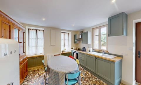 Au bord de l'Odon House in Caen