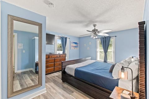 Kid and Dog Haven Pool Side Fun in St Augustine House in Saint Augustine