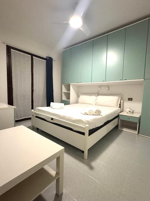 Bed, Photo of the whole room, Bedroom, towels, wardrobe