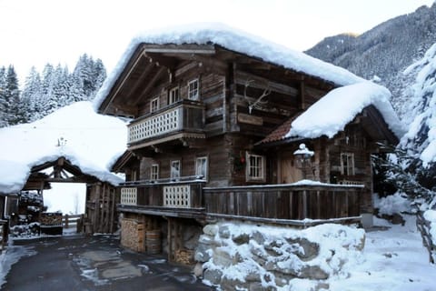Hubertushütte House in Mayrhofen