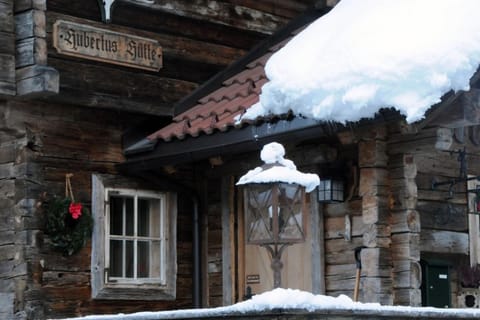 Hubertushütte House in Mayrhofen