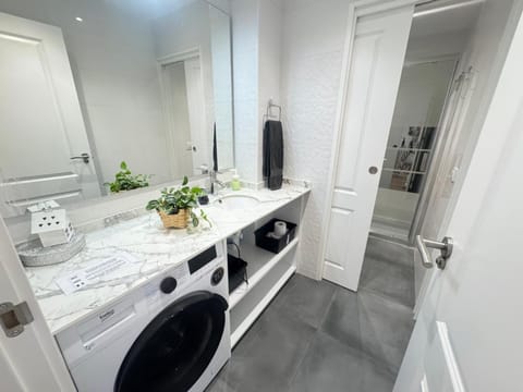 Bathroom, washing machine