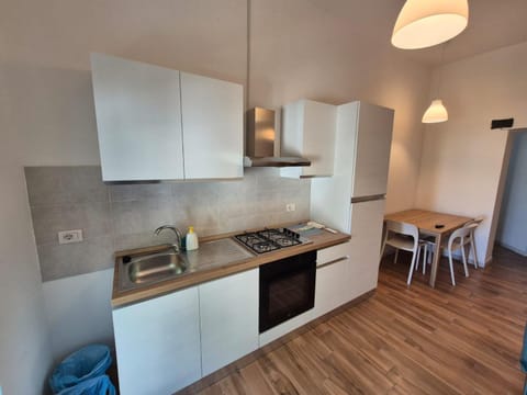 Kitchen or kitchenette, Dining area, stove