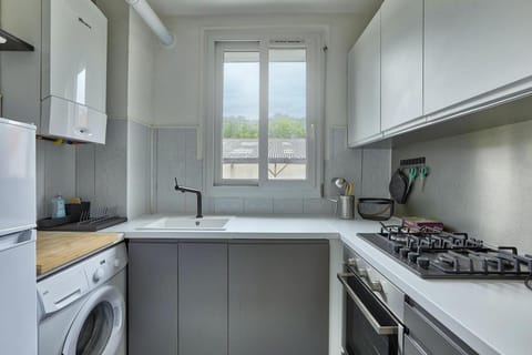 Modern and Calm 2 Bedroom Appartment T3 Apartment in Paris