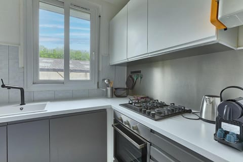 Modern and Calm 2 Bedroom Appartment T3 Apartment in Paris