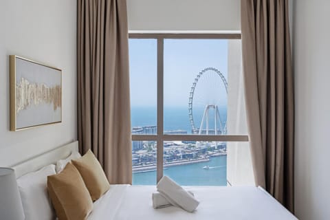 Luxurious 3BR apt with Panoramic Sea View on JBR Beach - By Sunkissed Holiday Homes Apartment in Dubai