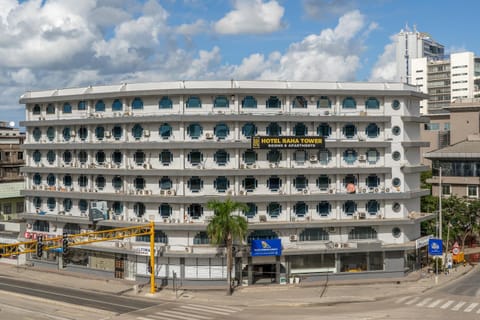 Property building, Facade/entrance, Day, City view, Street view, Location