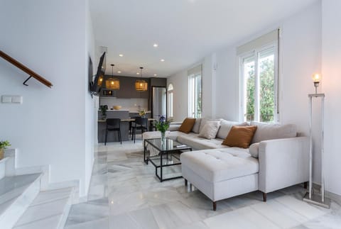 Kitchen or kitchenette, Living room