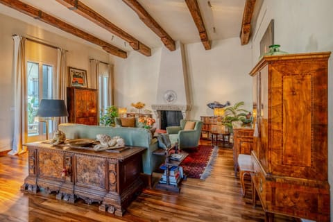 Communal lounge/ TV room, Living room