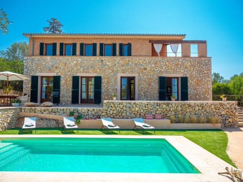 Property building, Facade/entrance, Day, Garden, Garden view, Pool view, Swimming pool, sunbed