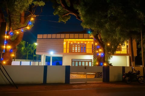 Property building, Night, Balcony/Terrace