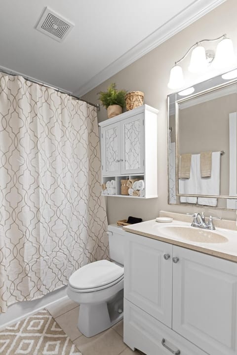 Northshore Nest - True Walking Distance - Sleeps 8 House in Chattanooga