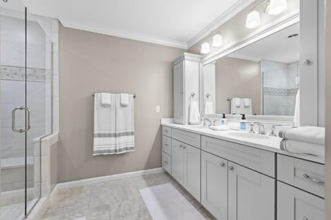 Northshore Nest - True Walking Distance - Sleeps 8 House in Chattanooga