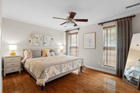 Northshore Nest - True Walking Distance - Sleeps 8 House in Chattanooga