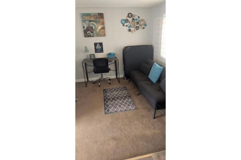 Cozy Tiny House - 25mins From Downtown Detroit Apartment in Farmington Hills