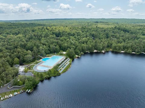 Nearby landmark, Natural landscape, Swimming pool