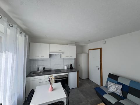 AA - Cosy Apartment in Neuchâtel, Switzerland