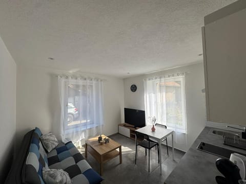 AA - Cosy Apartment in Neuchâtel, Switzerland
