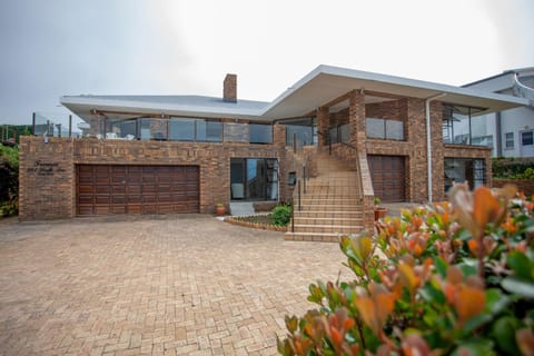 Property building, Day, Garden