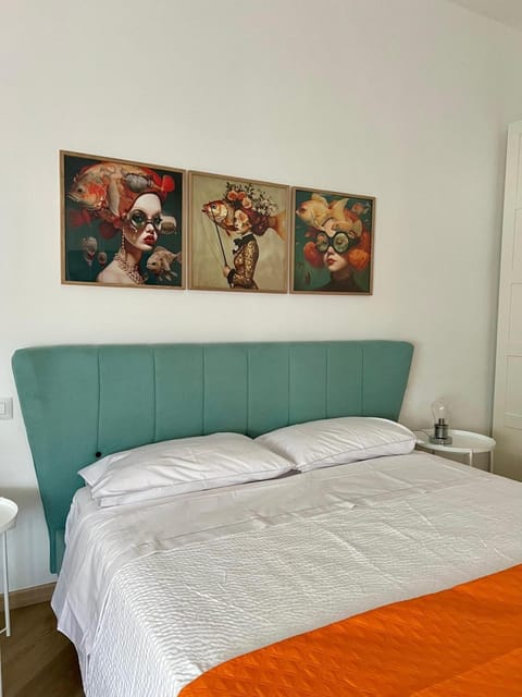 Bed, Decorative detail, Bedroom