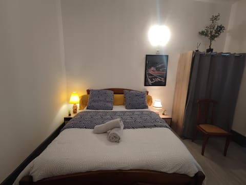 Bed, Bedroom