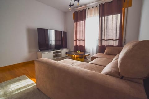 Communal lounge/ TV room, TV and multimedia, Living room, Seating area, Evening entertainment