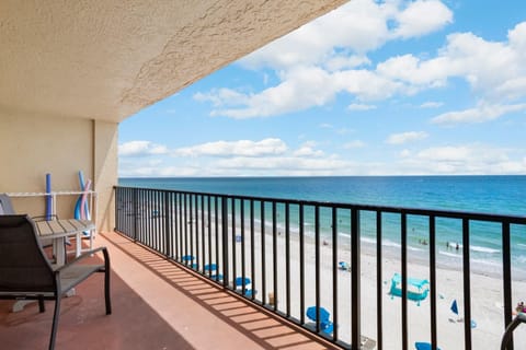 3b 2b Direct Ocean Balcony -Las Brisas #402 Apartment in Madeira Beach