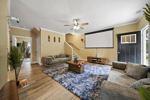 TV and multimedia, Living room, Seating area