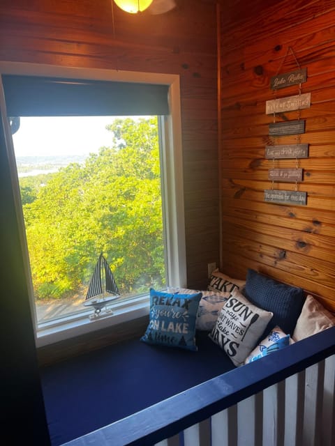 Lakeview Escape at Table Rock House in Ridgedale