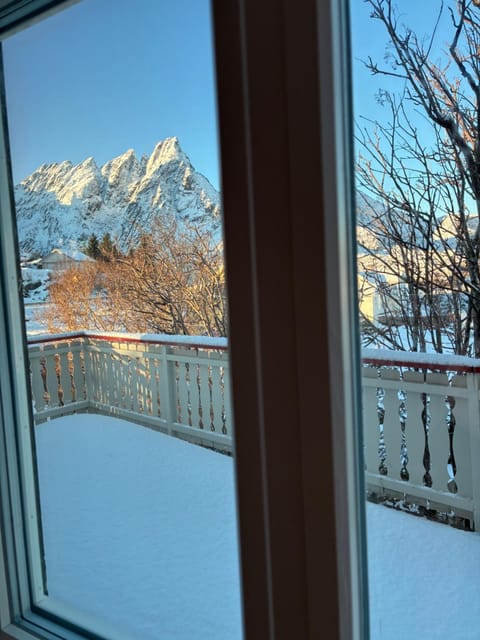 House by the sea, Ballstad Lofoten House in Lofoten