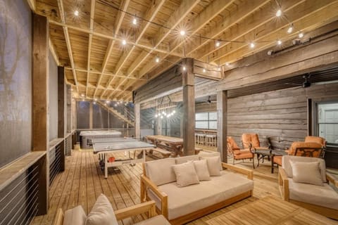 Chestnut Ridge - Mountaintop Luxury Living House in Blue Ridge