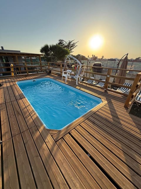 Swimming pool, Swimming pool