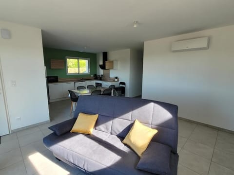 Living room, Dining area, air conditioner
