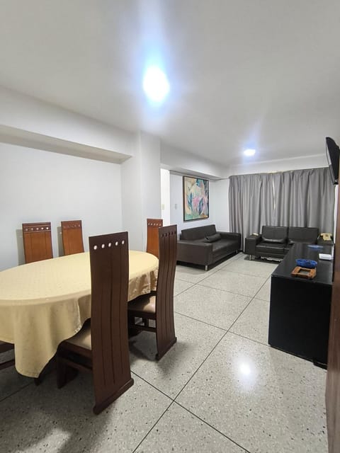 Communal lounge/ TV room, Living room, Dining area