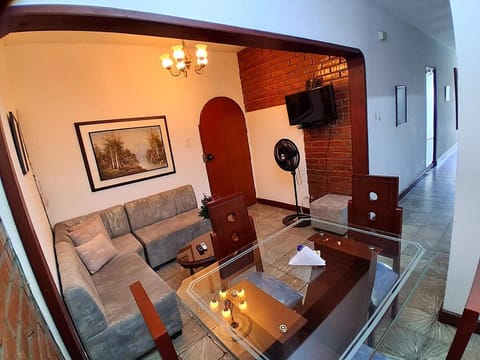 TV and multimedia, Living room, Seating area, Dining area