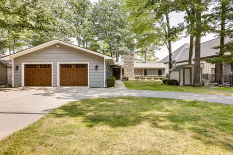 Swim, Fish and Boat House on Stunning Higgins Lake! House in Michigan