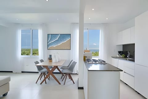 Dining area, City view, Sea view